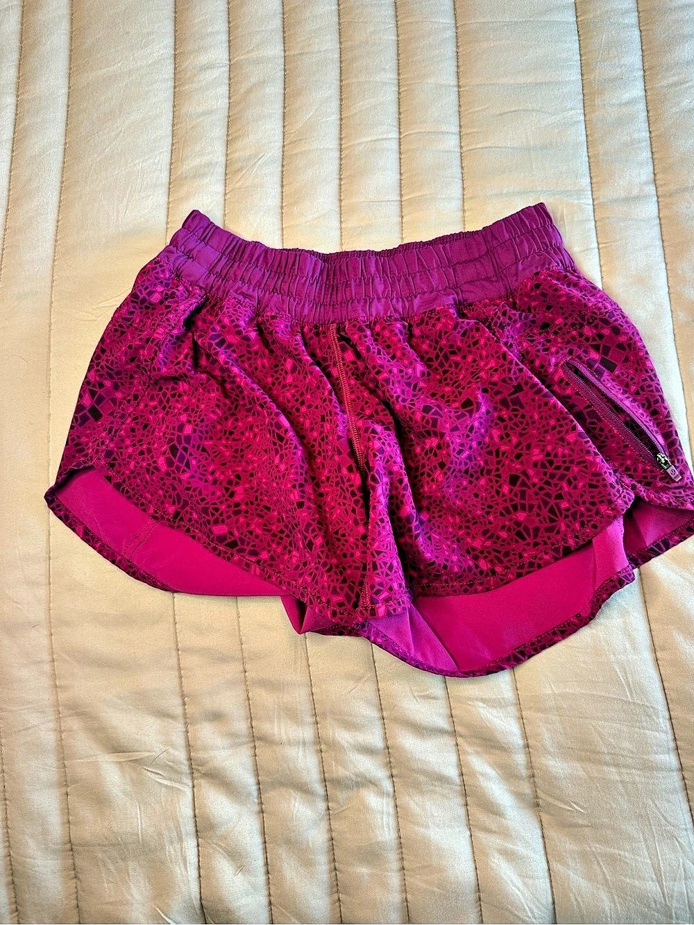 Lululemon Tracker Short IV Geometric Athletic Shorts Pink & Purple Like New
